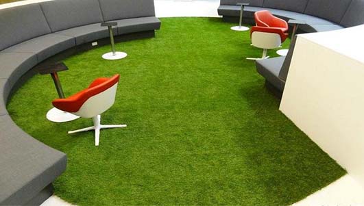 辦公區(qū)域人造草坪價(jià)格